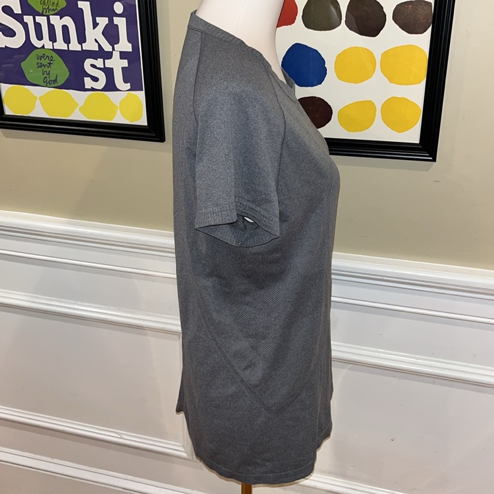 Lululemon Swiftly Tech Gray Tee - Picture 2 of 7